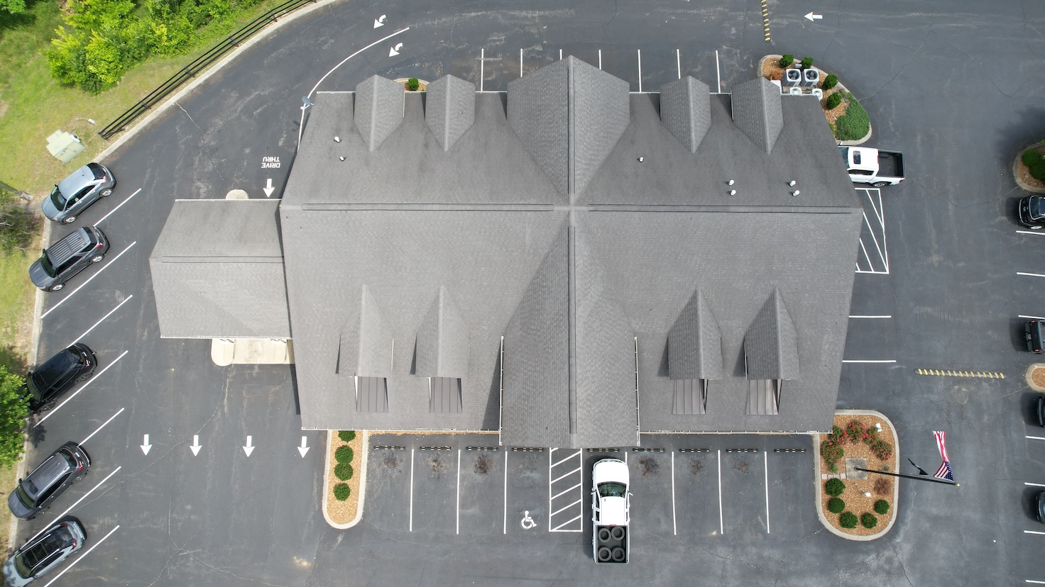 Overview of the roof of a building